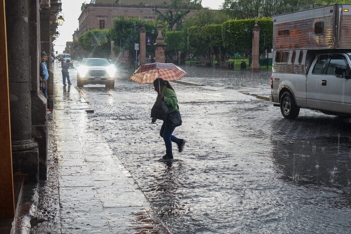 Lunes de lluvias fuertes y calor de hasta 40°C: el clima en Michoacán