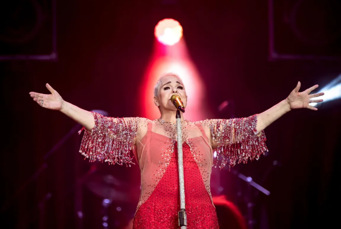 Lupita D’Alessio confirma su retiro y respalda a su hijo