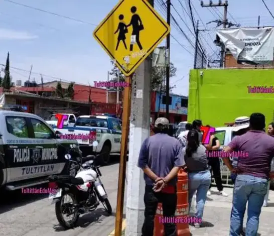 Maestro borracho llega a dar clases y abusa de 5 niñas: acusan padres