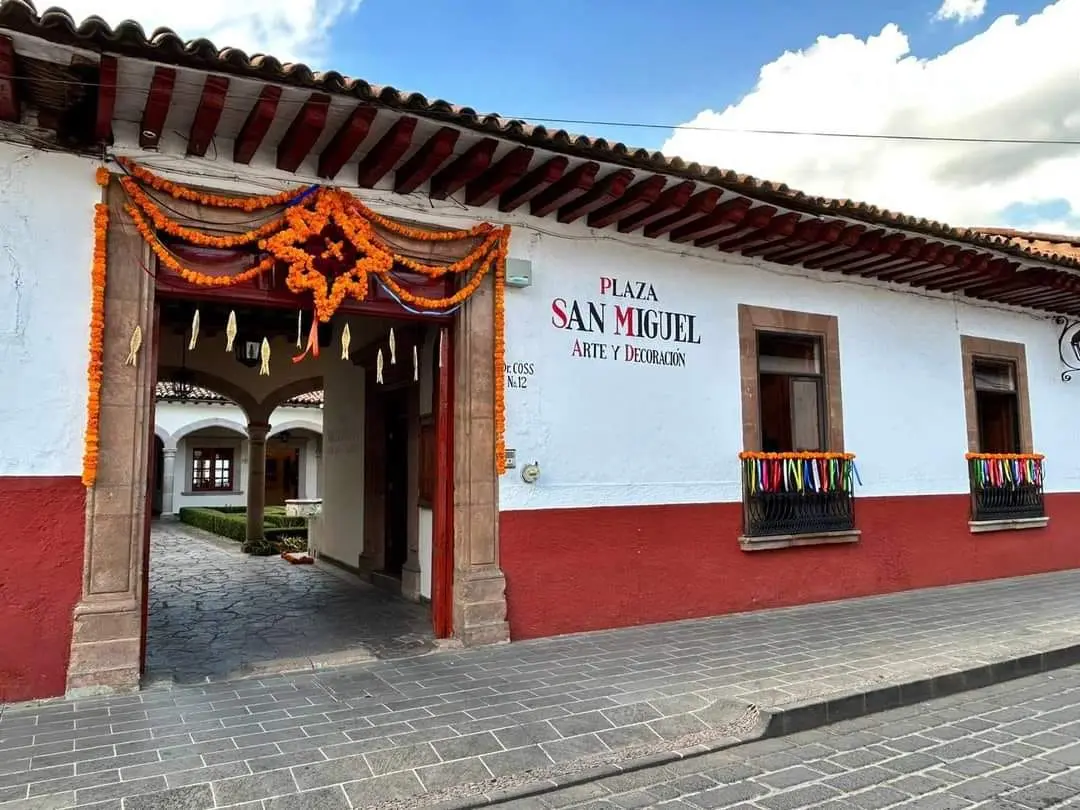 Maestros buscan documentar el arte moderno en Pátzcuaro