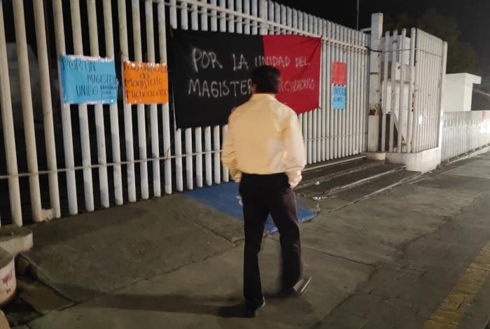 Maestros michoacanos se adelantan al paro nacional y toman oficinas de la SEE