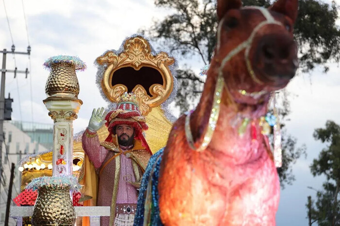 Magia y sonrisas: Melchor, Gaspar y Baltazar recorren Morelia en cabalgata