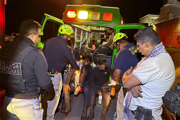 Maniatados, así localizaron a los 7 policías comunales de La Cantera, cerca de la libre Zamora-Ecuandureo