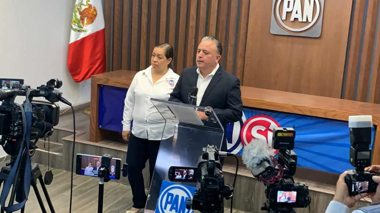 Mantas de Araceli las colocó el mismo PRD