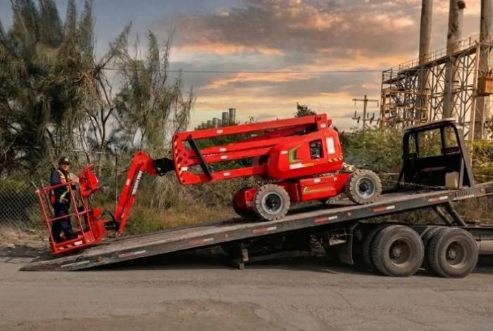 Mantenimiento industrial en altura: 5 criterios para elegir el elevador de personal correcto