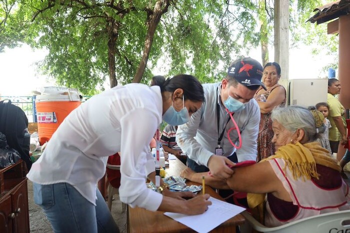 Mantiene SSM apoyo a comunidades afectadas por inundaciones en Huetamo