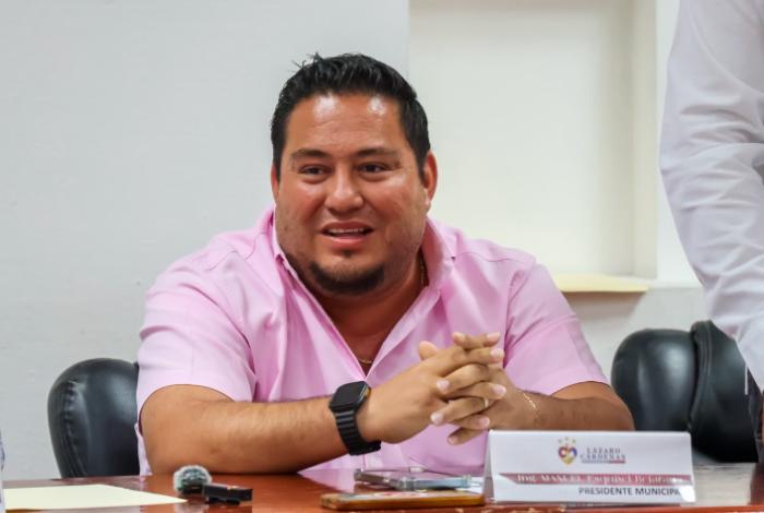 Manuel Esquivel solicita licencia como presidente municipal de Lázaro Cárdenas