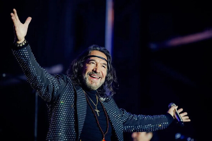 Marco Antonio Solís Homenajea a Kendrick Lamar con Baile en Concierto