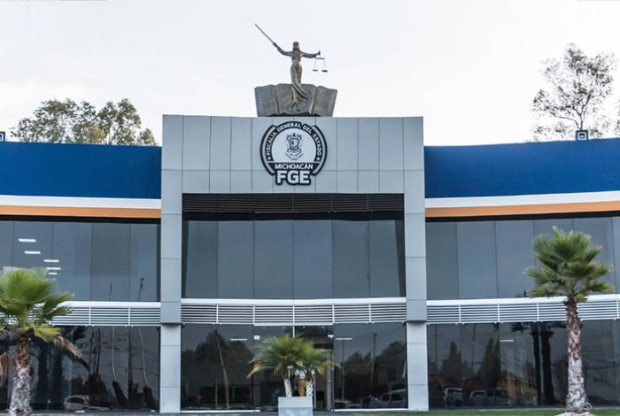 Marcos Fabián trabajaba en la FGE y vendía falsas plazas laborales en la institución; lo detienen