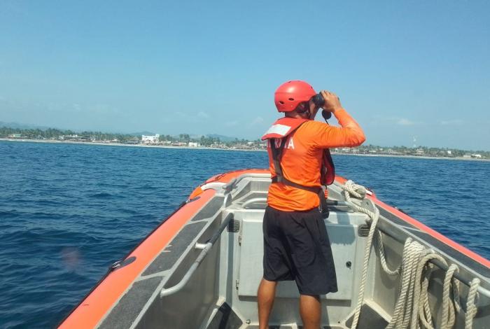 Marina mantiene vigilancia en la costa michoacana: Bedolla