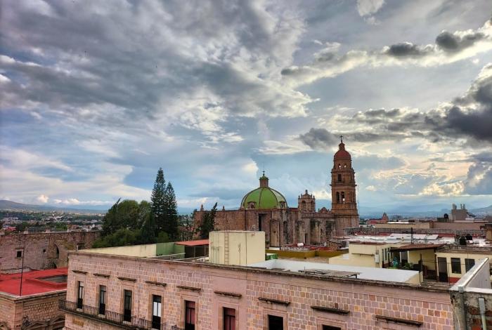Martes con calor de hasta 45°C, pero con probables lluvias, en Michoacán
