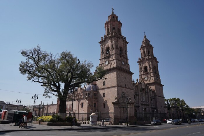 Martes con frío matutino, pero calor de hasta 45°C en Michoacán