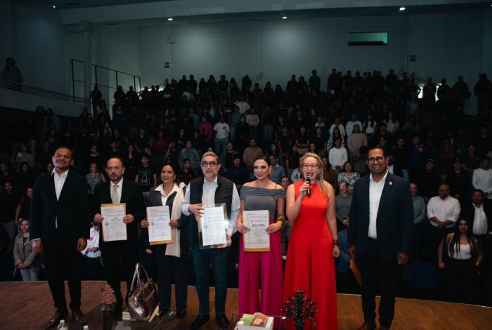 Más de 300 jóvenes participan en la presentación de Balas con Remitente