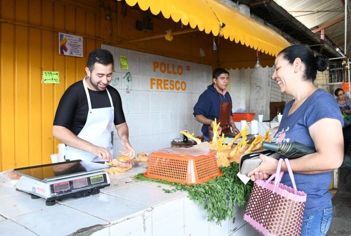 Más de 42 mil personas compraron en tianguis de Lucha contra la carestía
