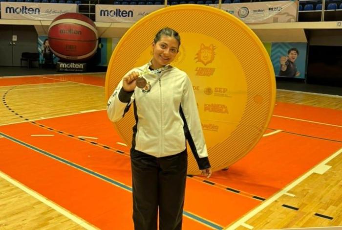 Me llenó de orgullo representar a la UMSNH a nivel nacional: Karen Barrera, deportista nicolaita