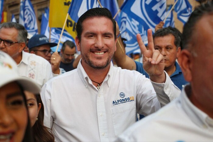 Mejor que vaya solito: Hugo Servín a Valencia