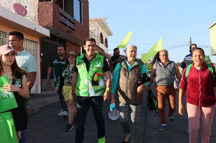 Mejoras en movilidad, demandas de vecinos de Siervo de la Nación a Ernesto Núñez