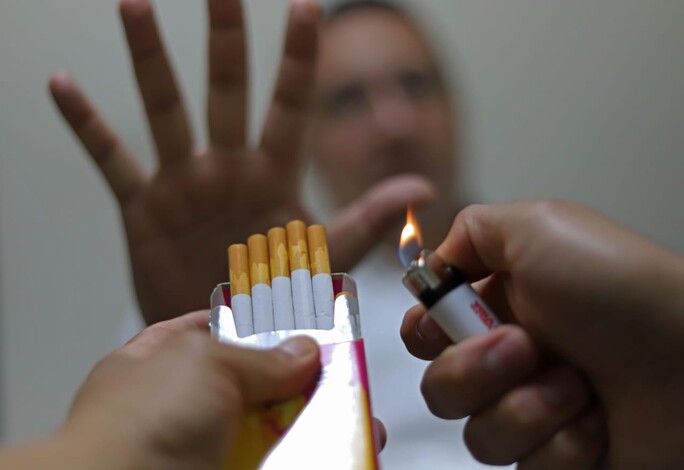 Menores consumen tabaco desde la escuela primaria