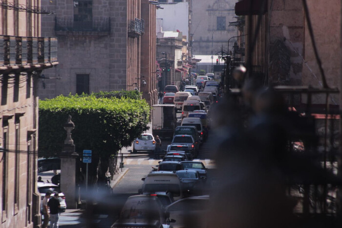 Metrobús sería más eficiente para mejorar la movilidad urbana, recomiendan especialistas