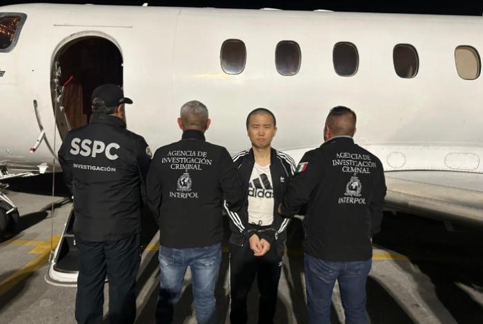 México confirma entrega a EUA del traficante Zhi Dong Zhang, tras extradición desde Cuba