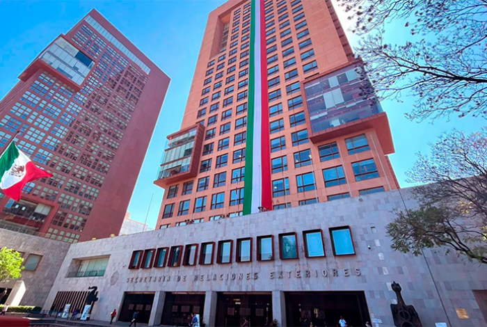 México confirma pago al personal en el exterior tras petición a Sheinbaum