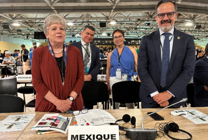 México llama a "revisar el multilateralismo" para que sea "cercano a la gente"