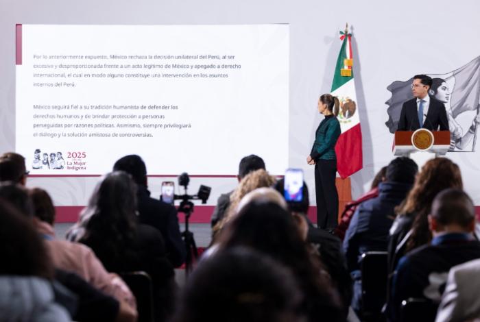 México rechaza decisión de Perú de romper relaciones diplomáticas y defiende asilo