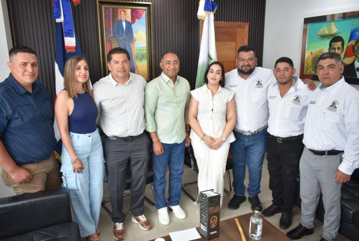 Mezcal artesanal michoacano se abre paso en República Dominicana y consolida su expansión internacional