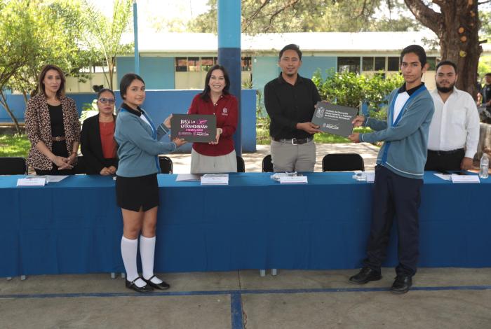 Michoacán apuesta por el fortalecimiento tecnológico en bachilleratos: Iemsysem