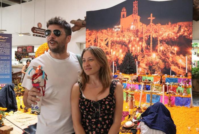 Michoacán cautiva en Xcaret con su tradición de Noche de Muertos