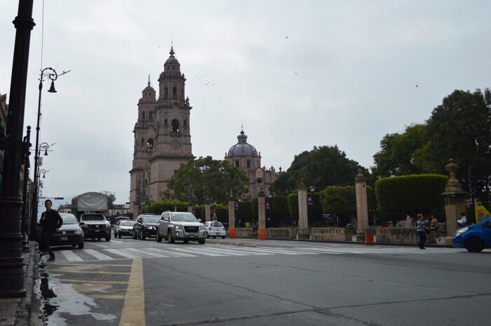 Michoacán cierra semana con calor de hasta 35°C y lluvias fuertes