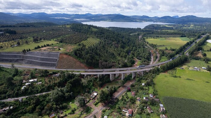 Michoacán construye 3 autopistas con apoyo del Gobierno federal