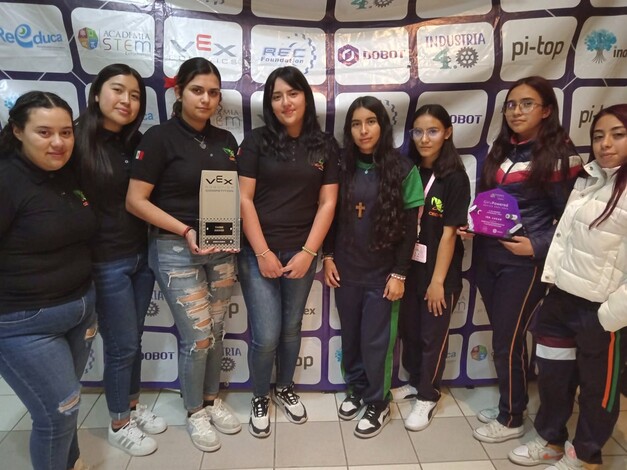 Michoacán gana campeonato femenil nacional de robótica