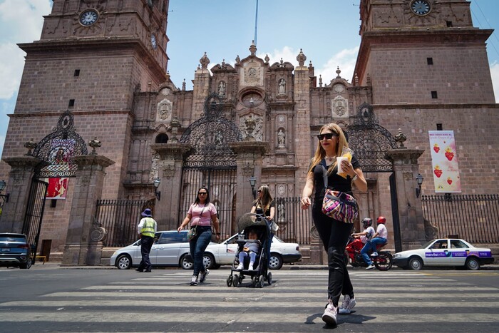 Michoacán inicia la semana con probables chubascos, pero mucho calor