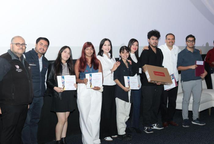 Michoacán premia a ganadores de concurso de Cineminuto: Vapear te dejará sin aliento