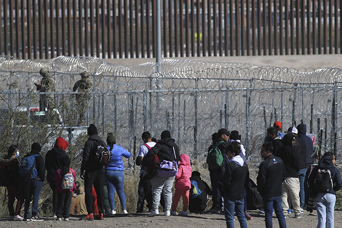 Migrantes celebran una Navidad varados en México, en medio del temor creado por Trump