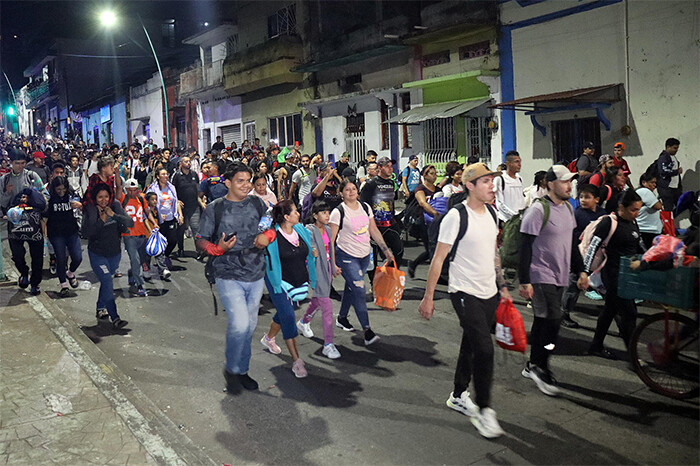 Migrantes saldrán en caravana por la saturación de peticiones de asilo en el sur de México