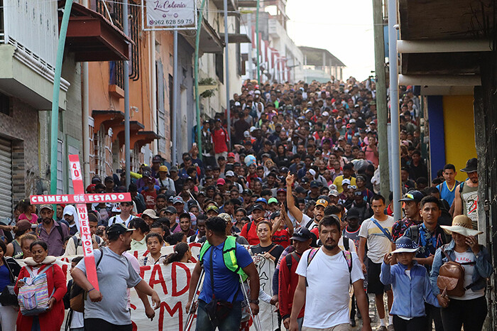 Migrantes se debaten entre volver a sus países o quedarse en México