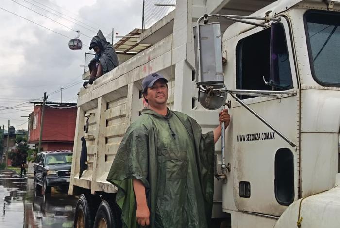 Miguel Ángel Espinoza, el `maestro´ recolector que enseña a separar basura en Uruapan