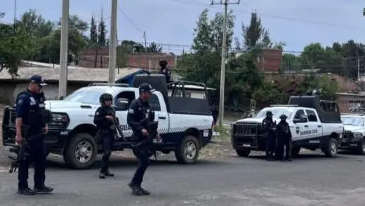 Militares buscan minas terrestres en Cotija