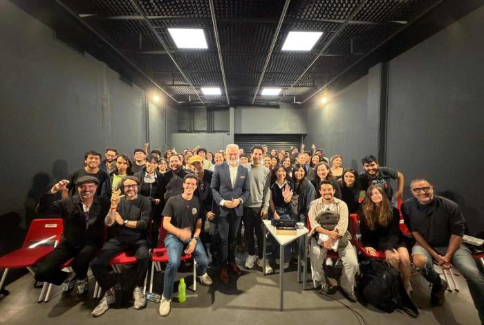 Moisés Chiver comparte con creadores michoacanos el panorama del cine mexicano