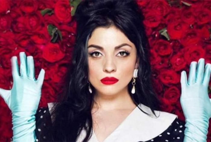 Mon Laferte confiesa sus comienzos humildes y difíciles en México: "Lloré el primer día que prendí la licuadora porque ya tenía luz"