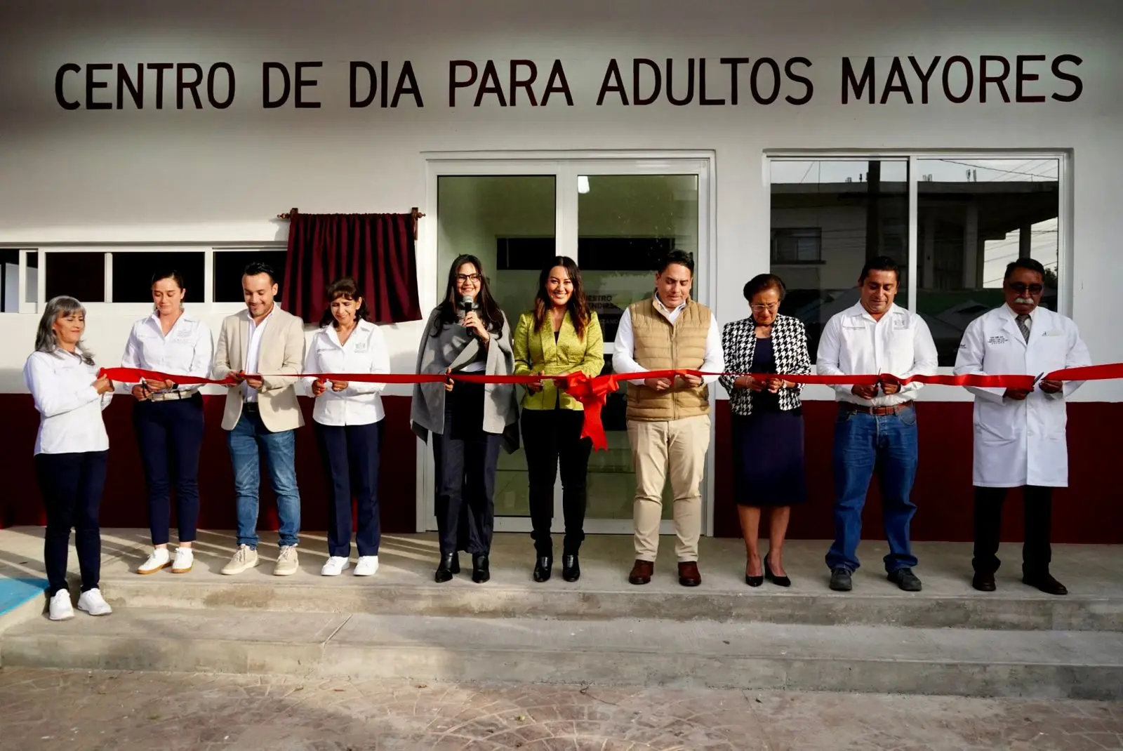 Mónica Valdez Pulido inaugura el Centro de Día para Adultos Mayores en Zacapu