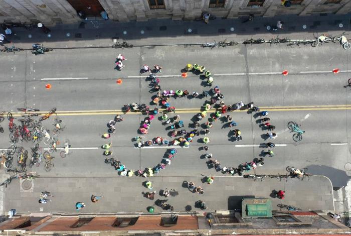 Morelia celebra el Día Mundial de la Bicicleta con Bici Monumental Humana