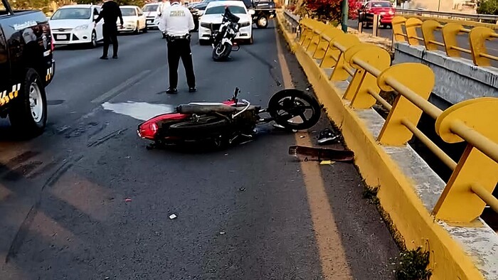 Morelia: Muere motociclista tras derrapar en Periférico Paseo de la República