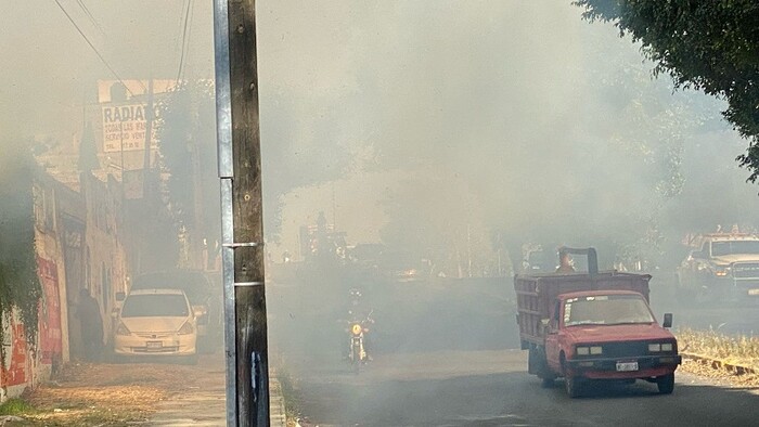 Morelia: Se incendia terreno de maleza en Lago 1