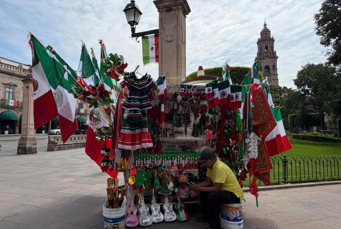 Morelia se prepara para las Fiestas Patrias; autorizarán 700 puestos en el Centro