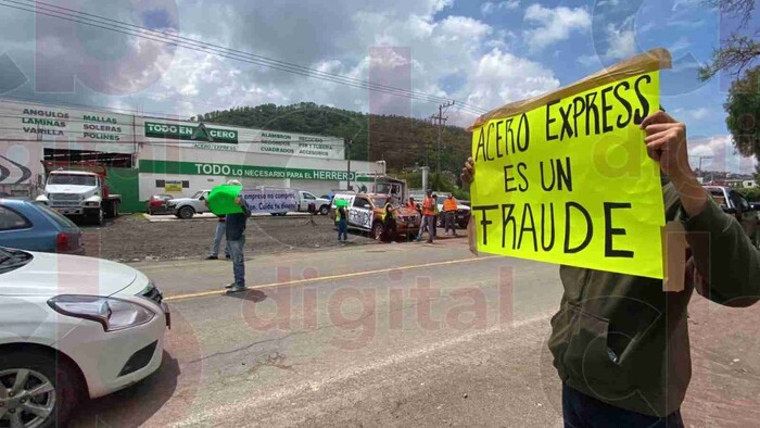 Morelianos defraudados por «Todo en Acero», realizan manifestación pacífica