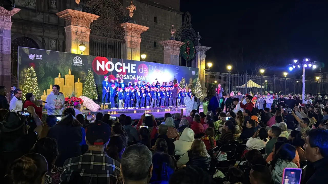 Morelianos viven la magia de la Magno Posada Navideña