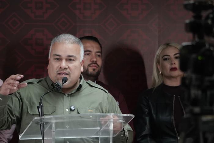 Morena no va con Ley Manzo